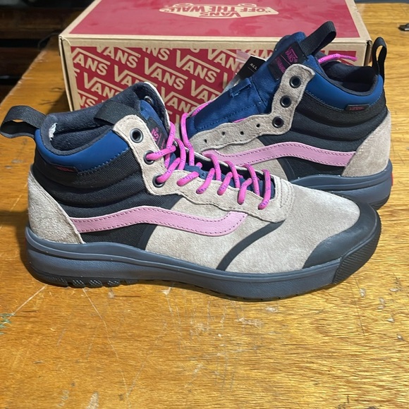 Brand new in box discontinued Vans Ultrarange Hi. Suede and nylon mix with extra